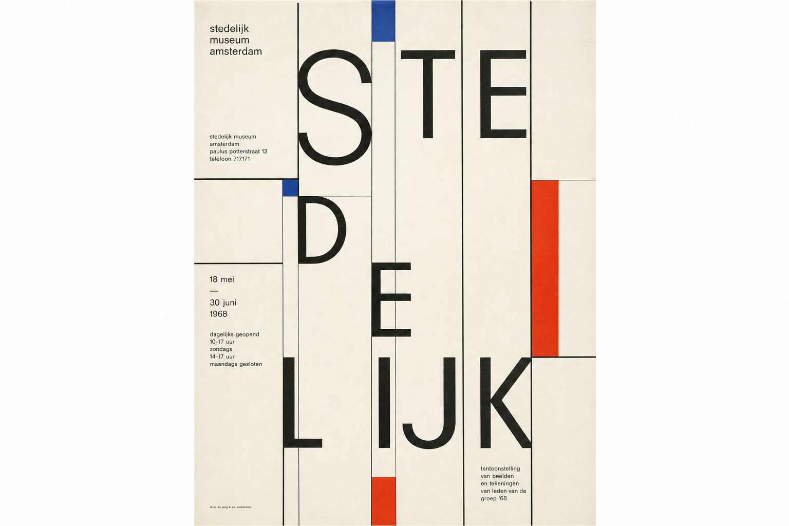 Leichte redaktionelle Illustration mit einem abstrakten niederländischen Museumsplakat, feinen schwarzen Rasterlinien, geteilten Sans-Serif-Buchstaben, viel Papierweiß und kleinen kobaltblauen sowie zinnoberroten Akzenten im Geist von Wim Crouwel